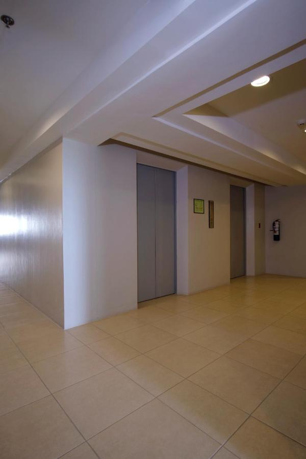 Spacious 2 Bedroom Condo Unit For Rent อีโลอีโลซิตี้ ภายนอก รูปภาพ
