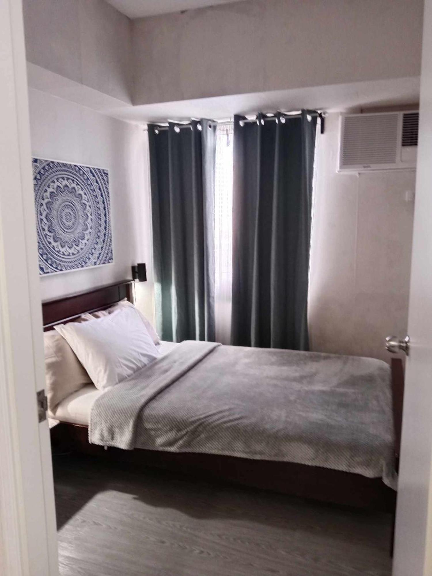 Spacious 2 Bedroom Condo Unit For Rent อีโลอีโลซิตี้ ภายนอก รูปภาพ